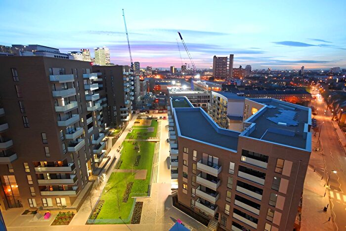 2 Bedroom Flat To Rent In Abbott Road, London, E14