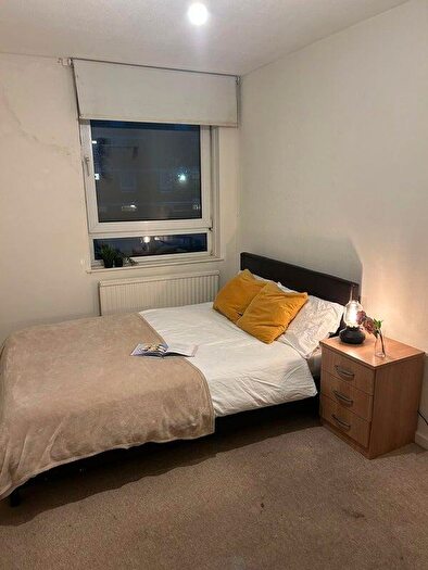 4 Bedroom Detached House To Rent In Benham Close, London, SW11