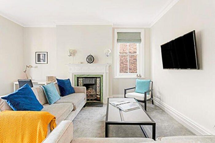 2 Bedroom Flat To Rent In Fulham Road, London, SW6