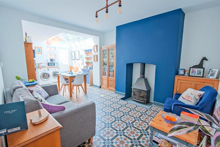 2 Bedroom Terraced House For Sale In Bideford, EX39