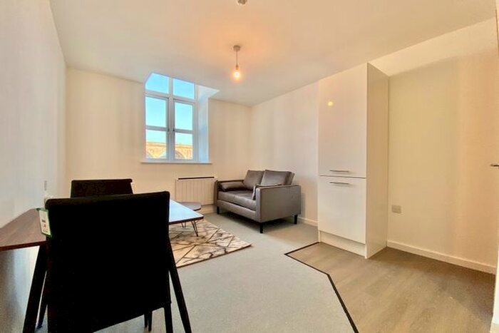 1 Bedroom Flat To Rent In Viaduct Road, Leeds, LS4