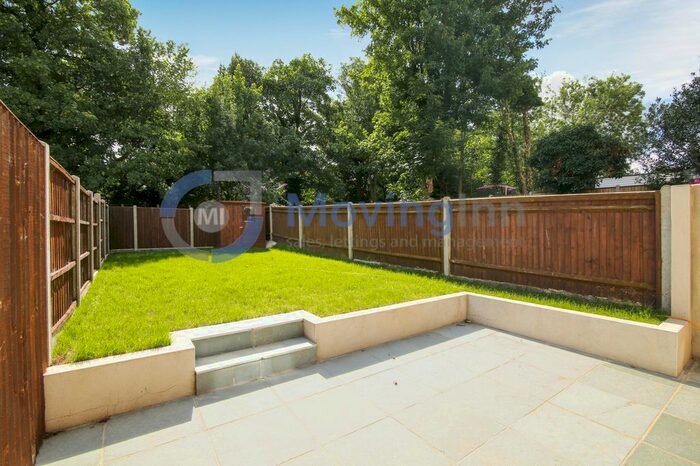 2 Bedroom Flat To Rent In Birdhurst Road, South Croydon, Surrey, CR2