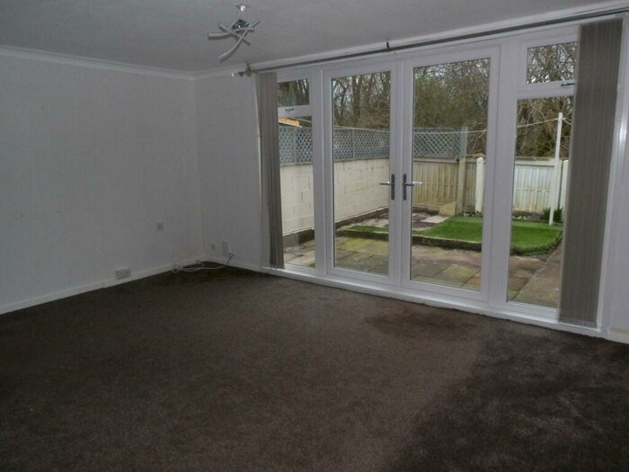3 Bedroom Town House To Rent In Peel Close, BB2