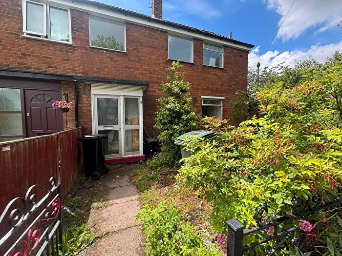2 Bedroom Semi-Detached House To Rent In Nottingham Avenue, SK5