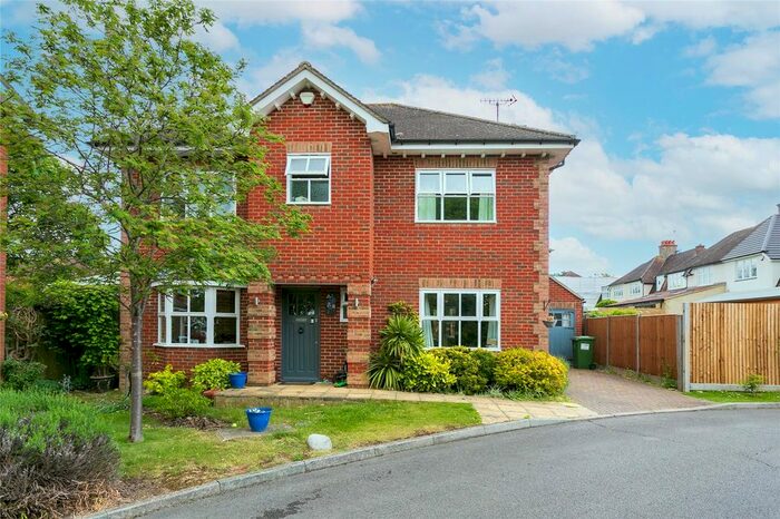 4 Bedroom Detached House To Rent In Wilcot Close, Watford, Hertfordshire, WD19