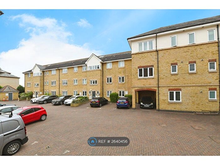 2 Bedroom Flat To Rent In Hodge Court, Chelmsford, CM1