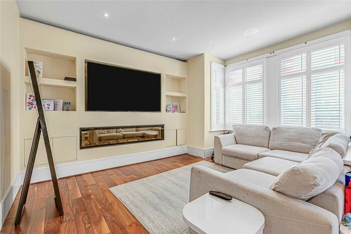 2 Bedroom Flat To Rent In West Hill, Putney, London, SW15