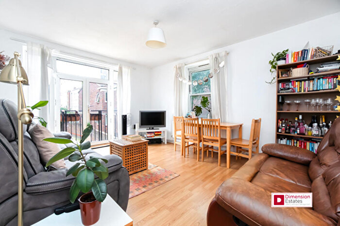 3 Bedroom Flat To Rent In Gibraltar Walk, Shoreditch, Bethnal Green, East London, E2