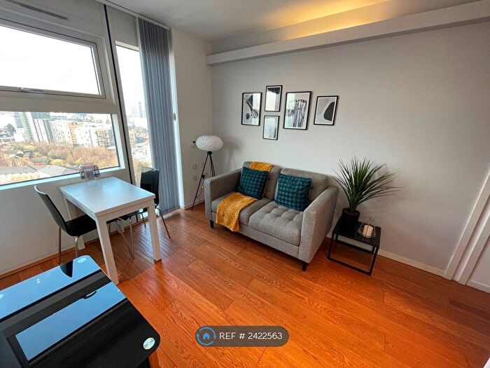 1 Bedroom Flat To Rent In The Cube West, Birmingham, B1