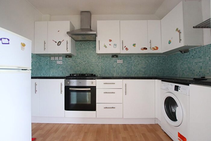 1 Bedroom Flat To Rent In Beulah Hill, London, SE19