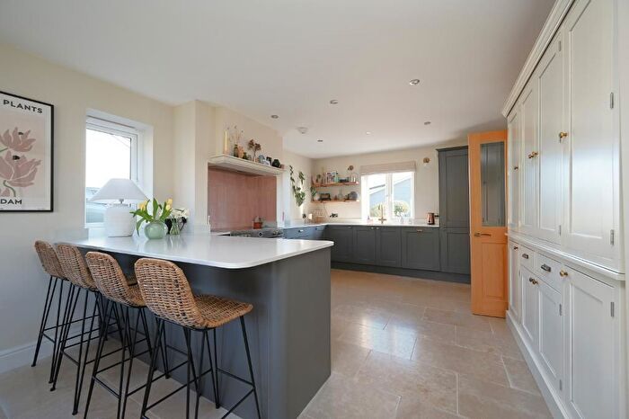 5 Bedroom Detached House For Sale In Little Dale Farm, Colliers Green, Kent, TN17