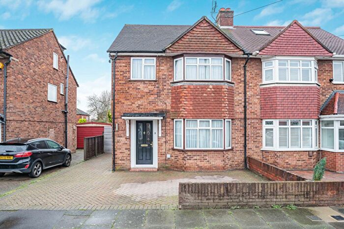4 Bedroom Semi Detached House For Sale In Wolsey Road, Sunbury-On-Thames, Surrey, TW16