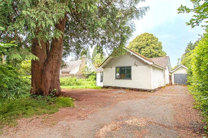 3 Bedroom Bungalow For Sale In The Drive, Chichester, West Sussex, PO19