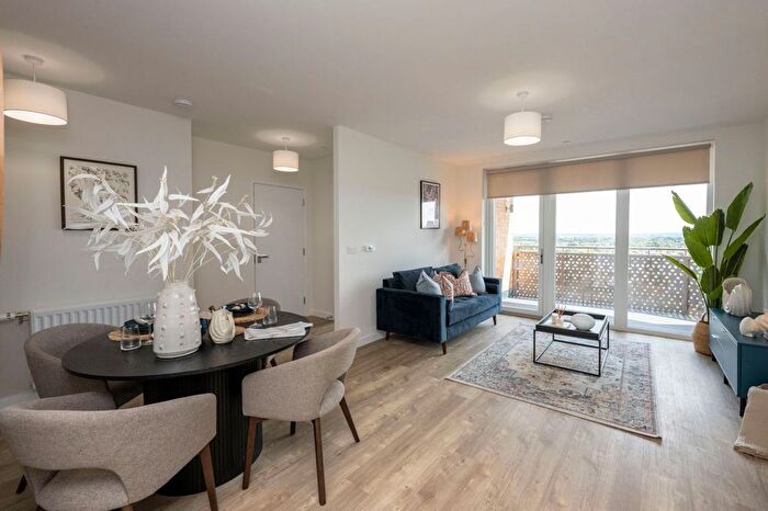 2 Bedroom Property To Rent In Flat, Th Floor Foundry House, Elmsleigh Road, Staines-Upon-Thames, Staines-Upon-Thames, TW18