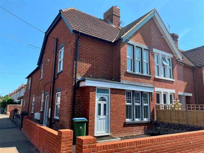 2 Bedroom Flat To Rent In East Ham Road, Littlehampton, BN17