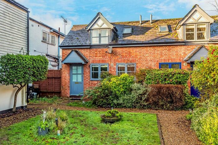 1 Bedroom Semi-Detached House For Sale In Main Road, Sundridge, Sevenoaks, TN14