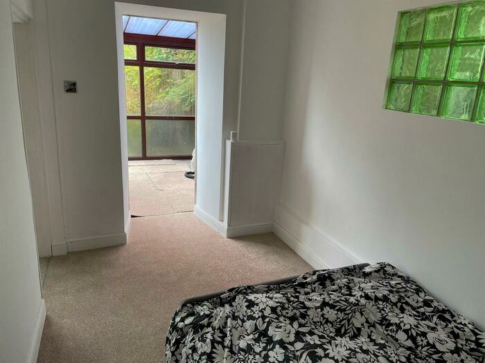 4 Bedroom Detached House For Sale In Efail Shingrig, Trelewis