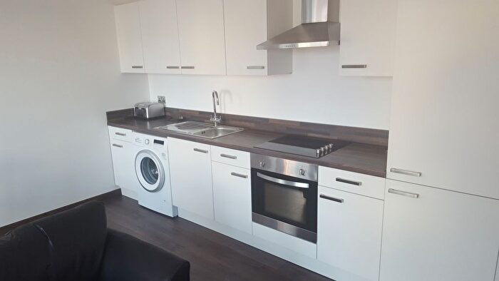 1 Bedroom Flat To Rent In Park Crescent, Luton, LU1