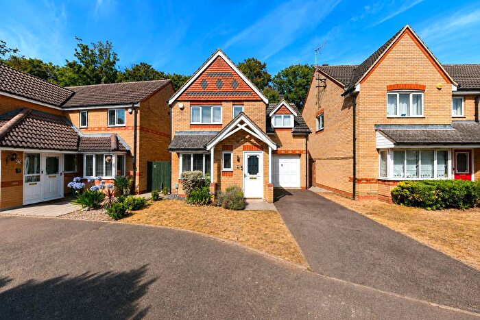 3 Bedroom Detached House For Sale In Humber Court, Stevenage, SG1