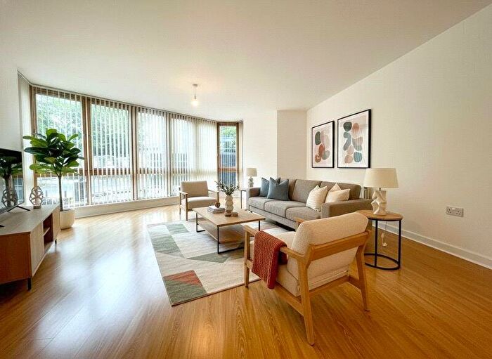 2 Bedroom Apartment To Rent In Harbourside, The Crescent, BS1