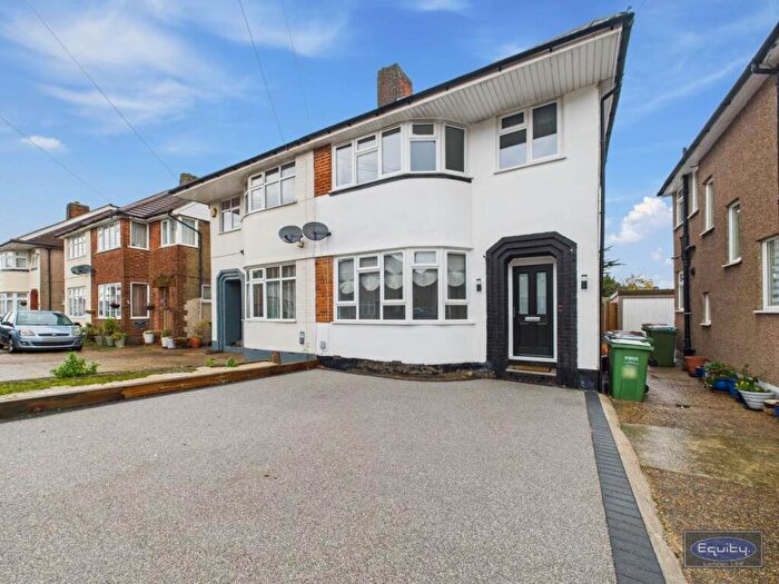 3 Bedroom Semi Detached House To Rent In Woodlands Road, Bexleyheath, Kent, DA7
