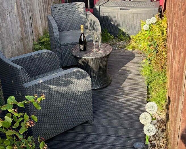 1 Bedroom End Of Terrace House For Sale In Oakridge, Thornhill, Cardiff, CF14