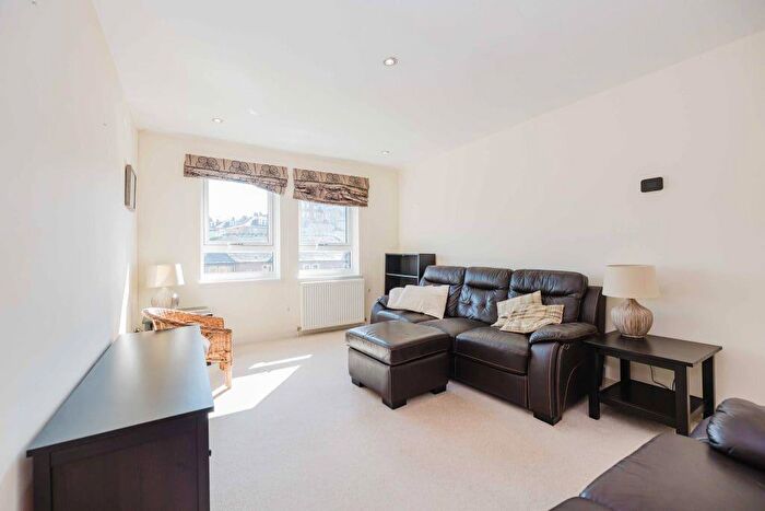 2 Bedroom Flat To Rent In L Craighouse Gardens, Edinburgh, EH10