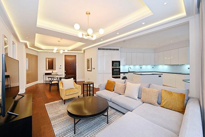 2 Bedroom Flat To Rent In Curzon Street, London, W1J