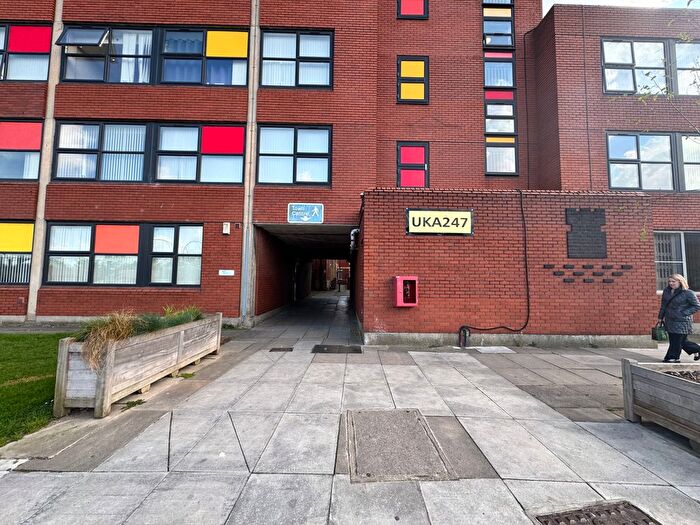 1 Bedroom Flat To Rent In Headlands Road, Pontefract, WF8