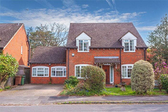 4 Bedroom Detached House For Sale In Oaks Road, Shiplake, Henley-on-Thames, Oxfordshire, RG9