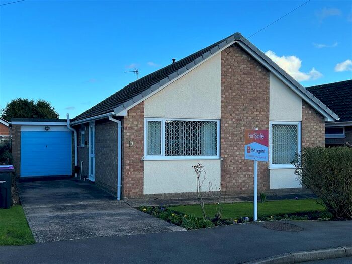 2 Bedroom Detached Bungalow For Sale In Priory Drive, Fiskerton, Lincoln, LN3