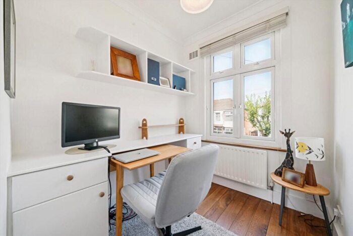3 Bedroom Terraced House For Sale In Framfield Road, Tooting, CR4