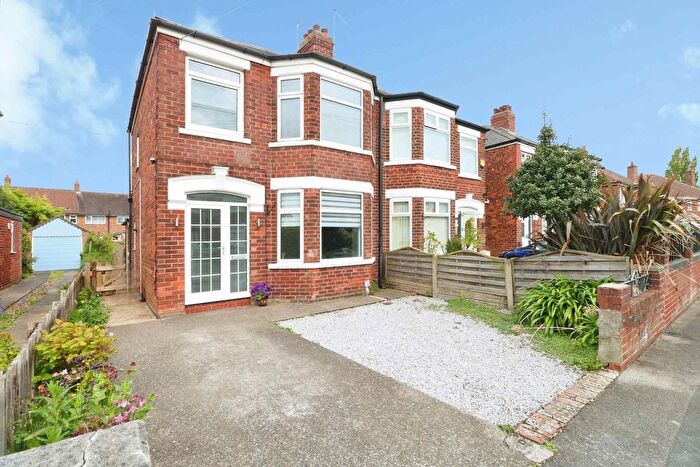 3 Bedroom Semi-Detached House For Sale In Rokeby Park, Hull, HU4