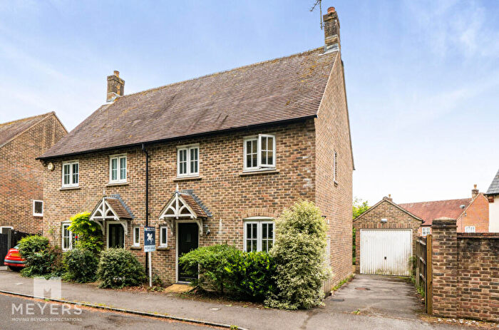 3 Bedroom Semi-Detached House For Sale In Chestnut Road, Dorchester, DT2