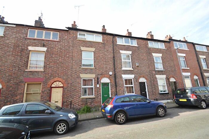 3 Bedroom Terraced House To Rent In Paradise Street Macclesfield, SK11