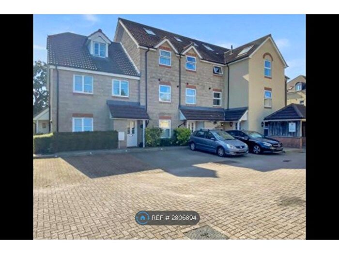 2 Bedroom Flat To Rent In Warmley, Bristol, BS30
