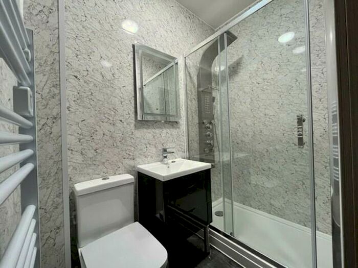 Apartment To Rent In Unity Place, RG24