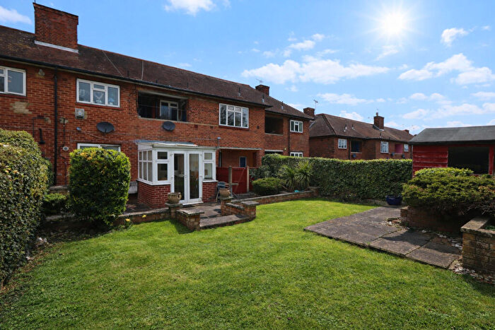 1 Bedroom Flat For Sale In Faringdon Avenue, Romford, RM3