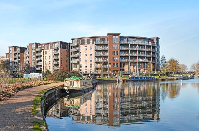 1 Bedroom Flat To Rent In Harry Zeital Way, London, E5