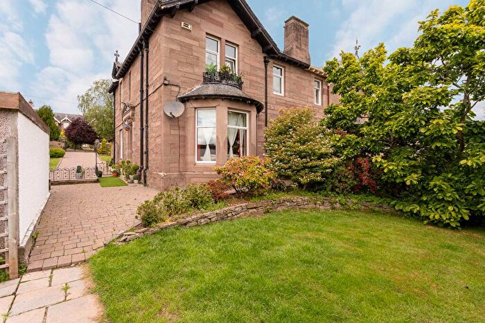 4 Bedroom Semi-Detached Villa For Sale In Glasgow Road, Perth, PH2