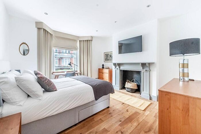 2 Bedroom Flat For Sale In Cremorne Mansions, Chelsea, London, SW10