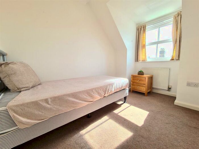 2 Bedroom Flat To Rent In Terrill Close, Huntingdon, PE29