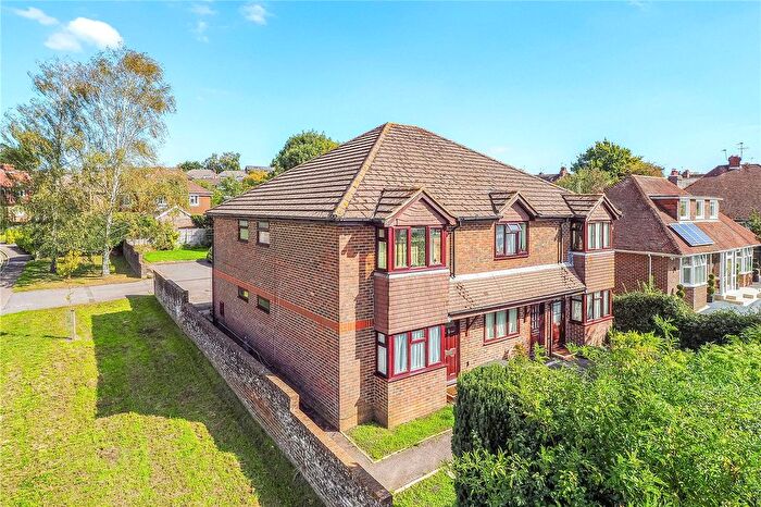 1 Bedroom Flat For Sale In Station Road, Petersfield, Hampshire, GU32