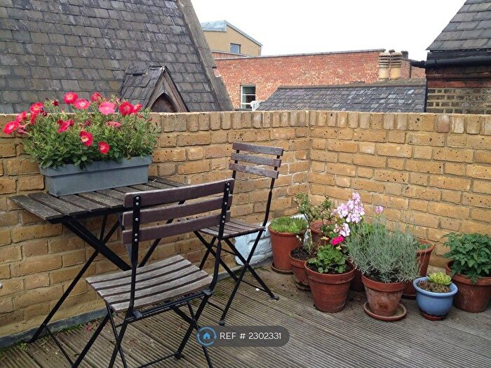 3 Bedroom Flat To Rent In St Luke's Avenue, London, SW4