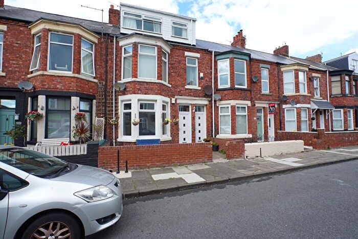 1 Bedroom Flat For Sale In Marine Approach, South Shields, Tyne And Wear, NE33