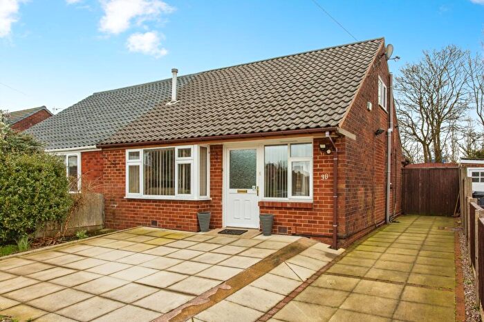 2 Bedroom Bungalow For Sale In Glamis Road, Leyland, Lancashire, PR25
