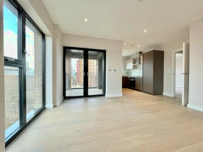 1 Bedroom Flat To Rent In Blackfriars Road Hw, London, SE1