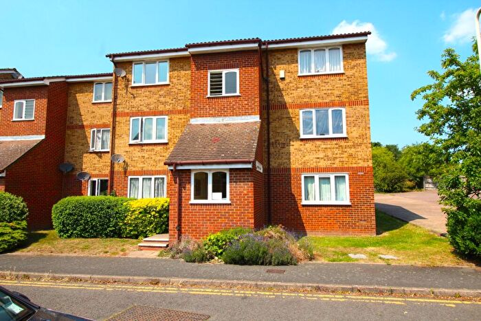 1 Bedroom Flat To Rent In Sovereign House, Stirling Close, Rainham, RM13