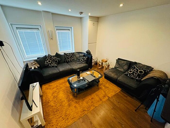 2 Bedroom Flat To Rent In London Road, London, SW16