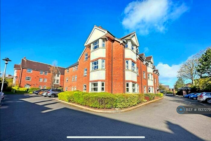 3 Bedroom Flat To Rent In Fazeley Close, Solihull, B91